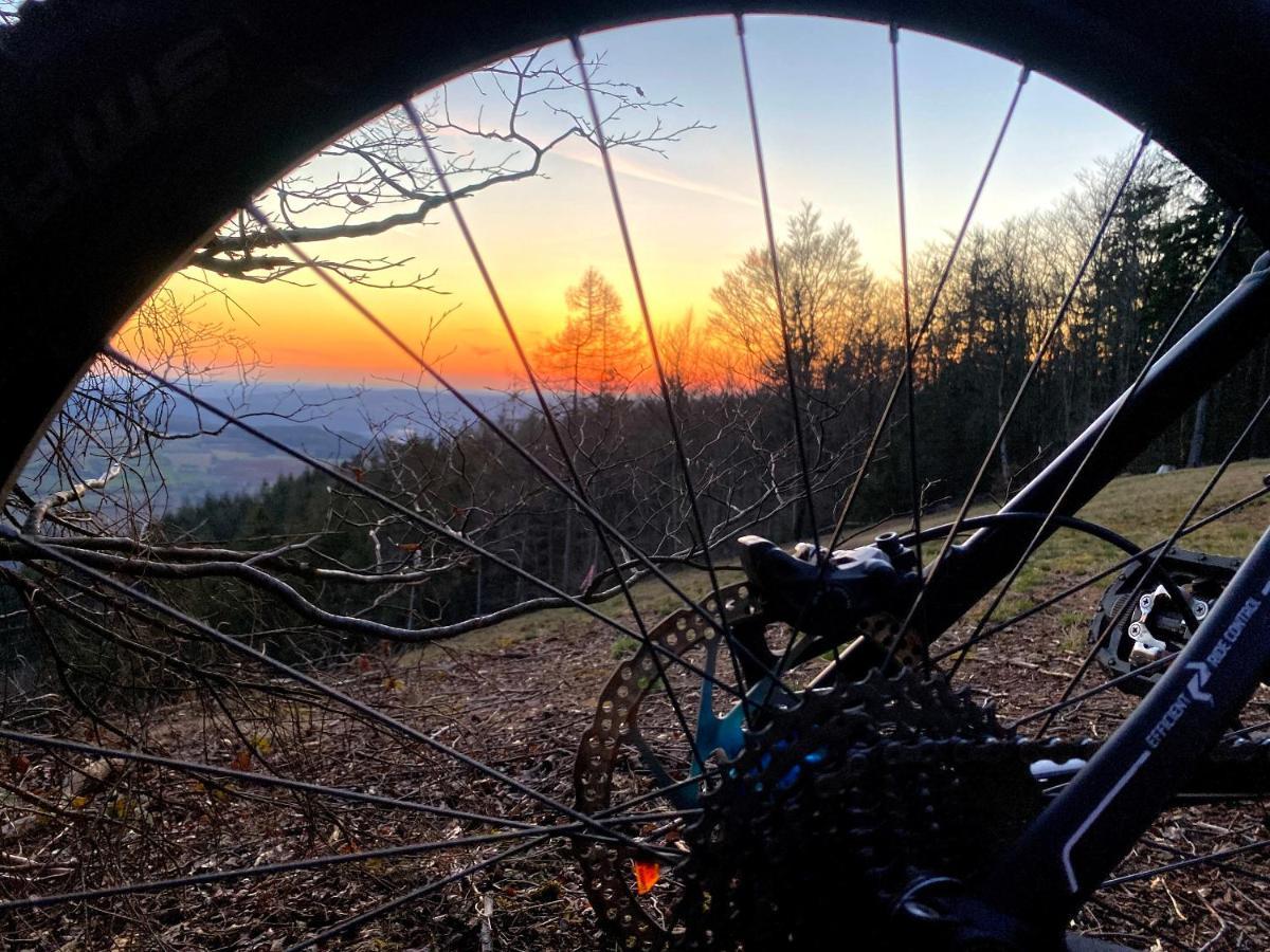 Fraenkische Linie - Radspitz-Ferienwohnungen Marktrodach Esterno foto